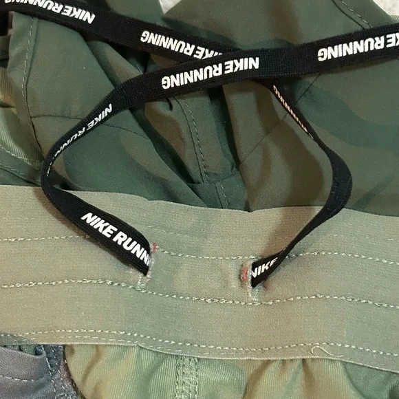 Nike Women's 2 in 1 DrifFit Tempo Luxe Athletic Shorts - Size XL - Picture 5 of 7